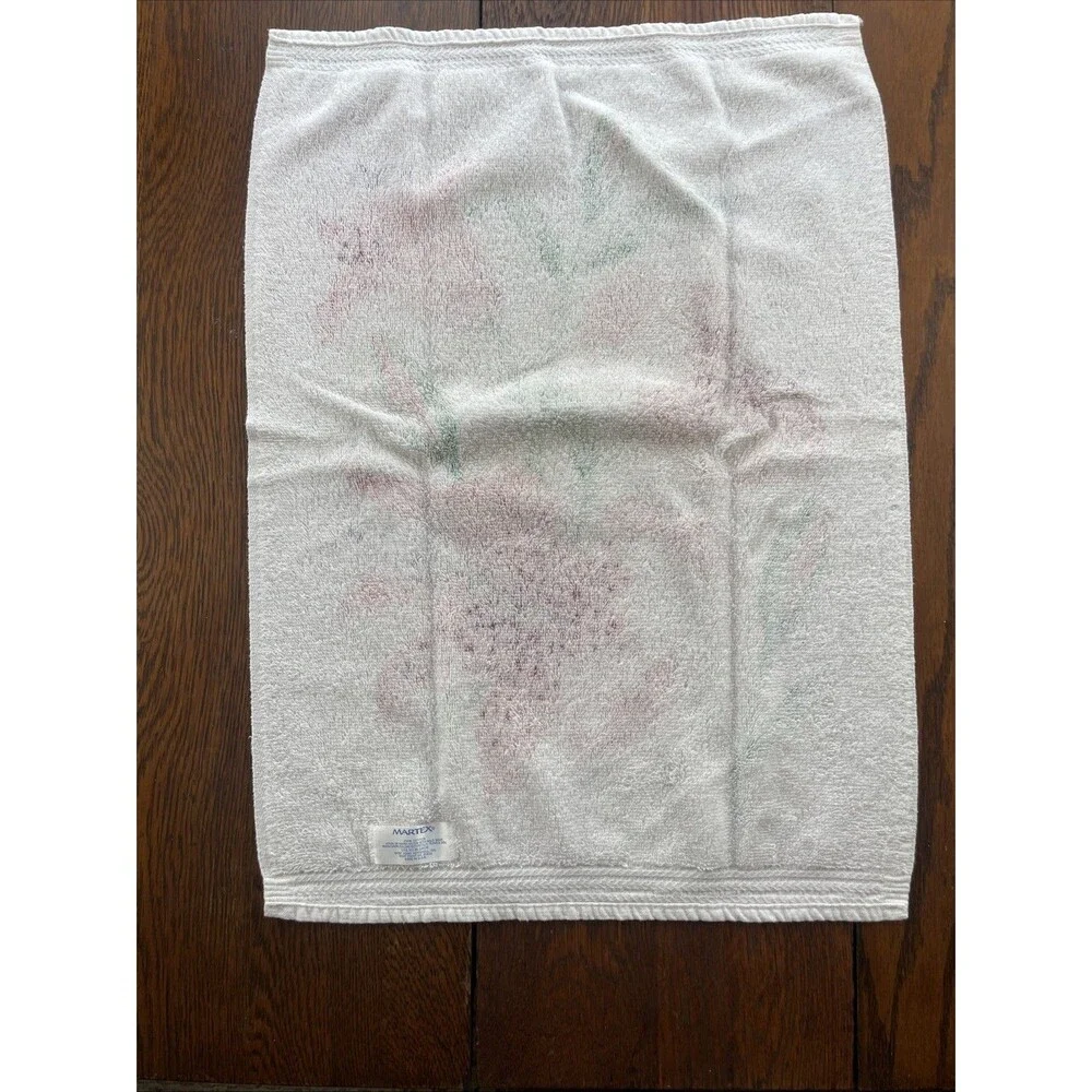 Vtg Martex  Floral White Hand Towel 17”x23” Granny Core Pink Lilly 100% Cotton